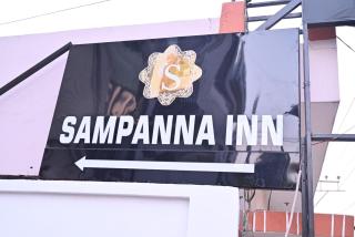 Sampanna Inn - Varanasi - 5