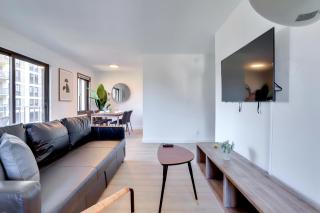 Stylish Modern And Comfy Studio w View Park - Arlington - 1