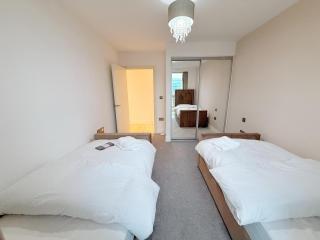 Bright 2-Bed Flat Near Hanger Lane & Park Royal - Londra - 8