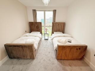 Bright 2-Bed Flat Near Hanger Lane & Park Royal - Londra - 5