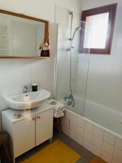 Appartement situé en rez de jardin avec piscine privée en été - Séez - 9