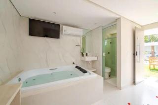 Pousada Lírios do Campo Hidromassagem - Sauna-Ar condicionado - Piscina - salão de jogos - 200 metros da praia Jabaquara Parcelamos 4 x sem juros - Paraty - 0