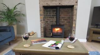 Swallow's Nest, farm get away with hot tub -  - 6