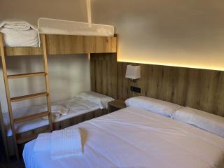 Hostal Restaurant Can Barala - 5