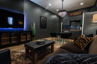 Speakeasy Suite at ArnoTriplex! - Albuquerque - 2