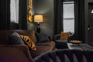 Speakeasy Suite at ArnoTriplex-Close to Downtown-Pet Friendly! - 7