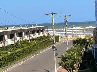 Apê Atlântida, perfeito, completo e perto da praia - 9