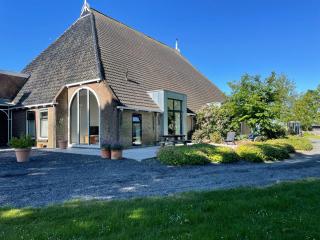 Statelan Logies, sfeervol en luxe ingericht vakantiehuis met 2 slaapkamers in het hart van friesland - - 0