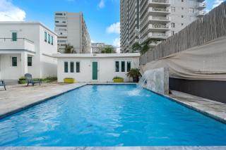 Beach Access Escape With Pool And Tanning Lounges - San Juan - 9