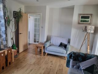 Family home with garden - Hersham - 4