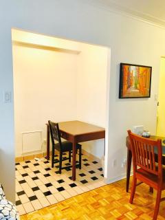 Stylish Montreal Apartment Comfortable Stay in the Golden Square Mile - 6