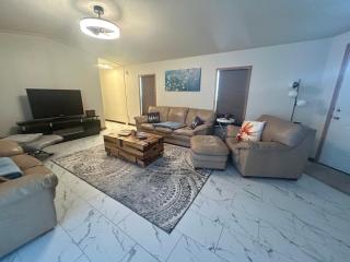 Private Home With Amazing Mountain Views-Two Bedroom and Two Bath - 8