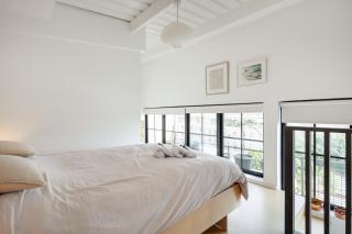 Sun-Splashed Art Deco Loft - Yoga Zone, Hackney - 2