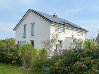 HausLIEBLINGSPLATZ - am Meer - Luxus Villa mit 4 Schlafzimmern, 3 Badezimmern Sauna, Kamin, Weber-Grill und Wallbox - Dranske - 9