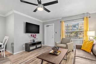 Sunset Beach Suites at Madeira Beach! Steps to Beach & Restaurants! - Suite 7 - 5