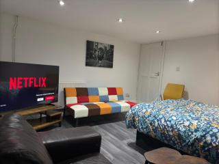 1 Bedroom Studio - Leeds - Near Centre - Elland Road - Beeston - 9