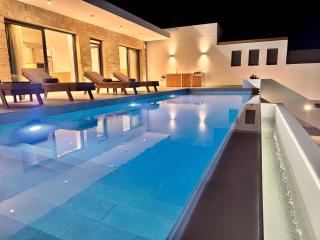 ANESSIS Villas and Suites - Kalamaki - 4
