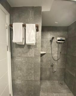 UK Plaza Condo - Phnom Penh - 8