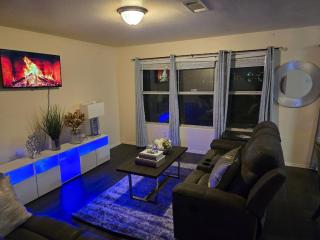 Lakeview Home in Grand Prairie - Grand Prairie - 0