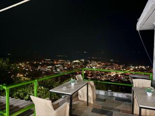 Panoramic View Guest House - Gjirokastër - 7