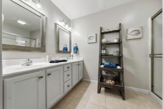 Beach and Sound Views, Elevator, Private access - North Topsail Beach - 4