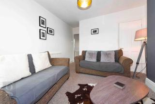 Cosy-Central-Period-Home-Sleeps 4-Free Parking - Hereford - 4