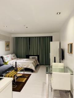 Gramercy Residences Studio With Balcony City View - Manila - 2