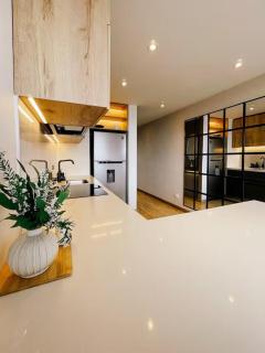 Nuevo y Lindo Apartamento Cerca Zona T - Bogotá - 0
