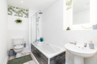 2BR 2BA Apartment Sleeps up to 5 With a Parking Bay - Sheffield - 6