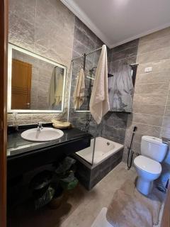 A Partment for rent beside AUC NEW CAIRO - Cairo - 8