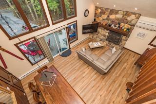 Hottub,5Bedrooms, BigBoulder Jack frost Ski Mts,SplitRock Waterpk,Linens, Firepit! - Lake Harmony - 0