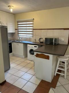 2e - No load shedding 2 bed home to relax into - Centurion - 4