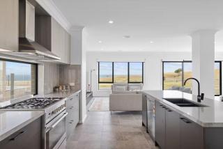 Golf Club Mystic Tides by Ready Set Stay - 5