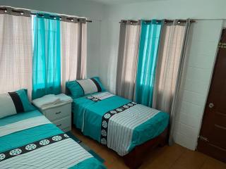 Casa familiar céntrica - San Fernando de Monte Cristi - 7