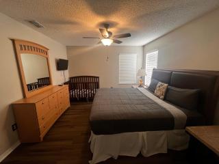 Charming Family Friendly Home - 8