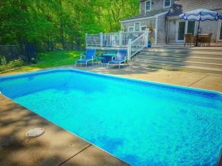 Barnstable Breeze with Seasonal Pool and Hotub - Barnstable - 9