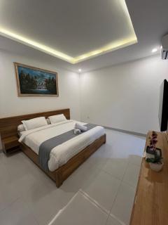 Spacious & Comfortable 4BR Private Pool Villa - Karangasem - 2