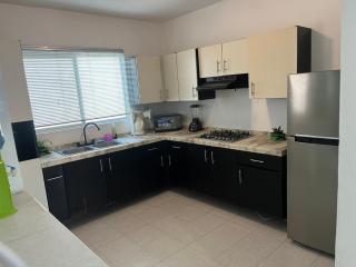 Pacifico 4 habitaciones 4 camas 2 5baños fraccionamiento privado - Torreón - 2
