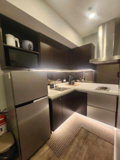 Prime Location Walk to Nightlife! The Gramercy - Manila - 1