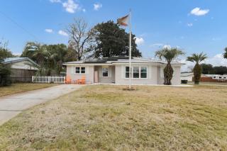 Ocean - 5 Bedroom Retreat with Pickleball, Arcade, Grill & Beach Access! - Fort Walton Beach - 0