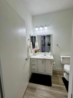 Newly Upgraded 2bed 2bath Condo! - 2