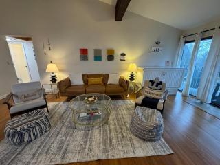 Newly Remodeled Mid-Century Modern Lake Condo - Lake Geneva - 9