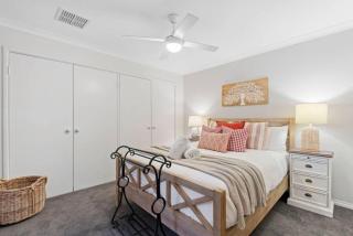 Coastal Retreat Modern Home in Scarborough - 6