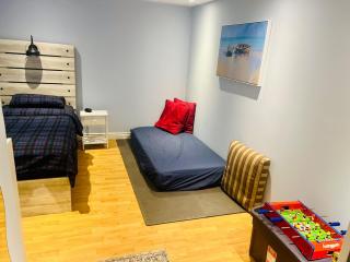 Home Away from Home - Mississauga - 5