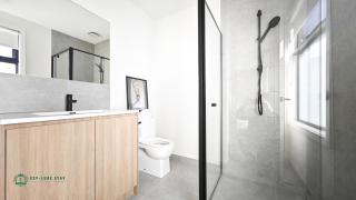 Royalty Living Unit 3 - 5