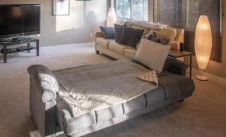 Spacious Home with Sauna and Views 2BD 2BTH - Des Moines - 6