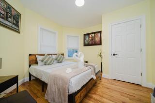 Pristine 5BR Milton Apt - Free Parking, Balcony, AC & TV 142 - 4