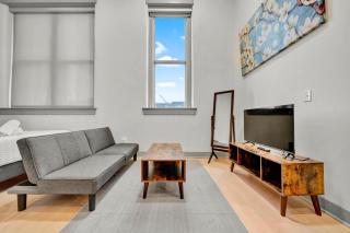 Bright and Modern Studio in Louisville # 304 - 1