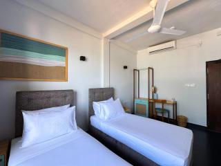 Moi Induruwa by DBI - 6