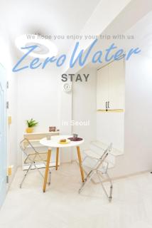 ZERO WATER STAY During the open event Hongdae 10 minutes Hapjeong 10 minutes Gongdeok Airport Railroad 5 minutes Gyeongui Line Forest Road 1 minutes Parking available - Seul - 0